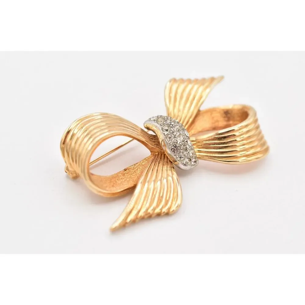 Vintage Gold Bow Brooch Crystal Rhinestone Ribbed Ribbon Statement Pin 1980s A25